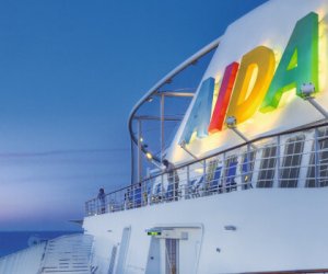 AIDA Kreuzfahrtschiff seitlich