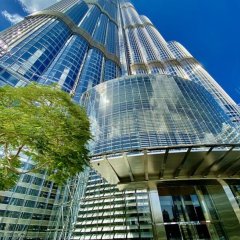 Burj Khalifa Dubai Blick vom Eingang nach oben