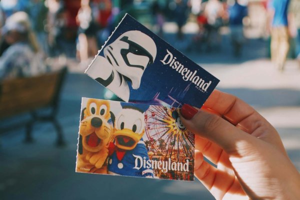 Disneyland_Paris_Tickets