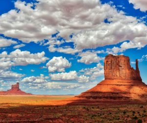 Monument_Valley_Wolken_am_Himmel_chamaeleon-reisen