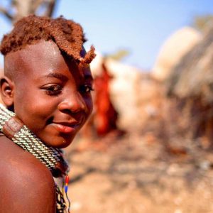 Namibia_M-Himbamaedchen_reisenet_chamaeleon_reisen
