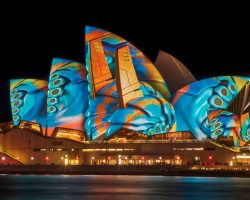 yolo-reisen australien torn between colours